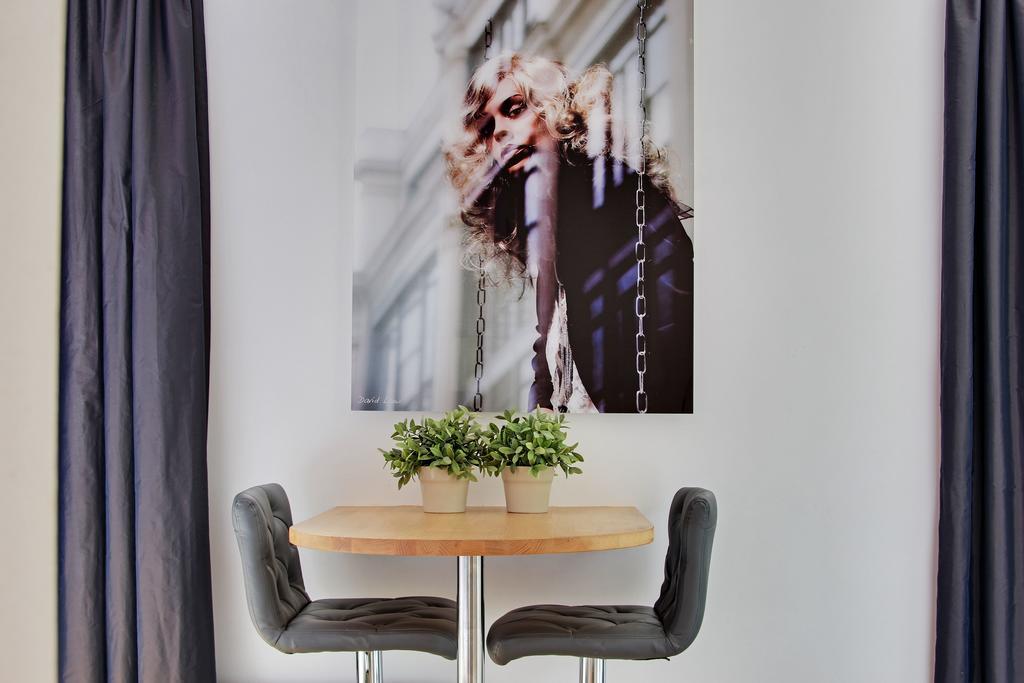Short Stay Group Museum View Serviced Apartments Paris Room photo